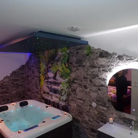 Villa Loveroom 54 *